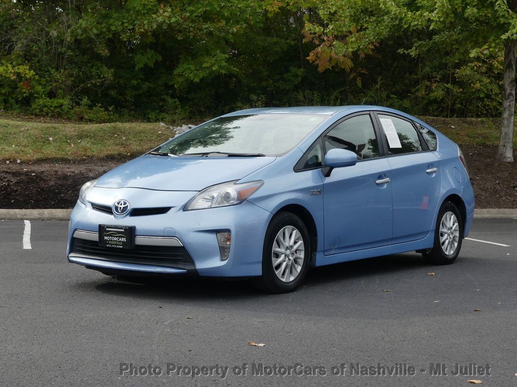 2012 Toyota Prius Plug-in photo 2