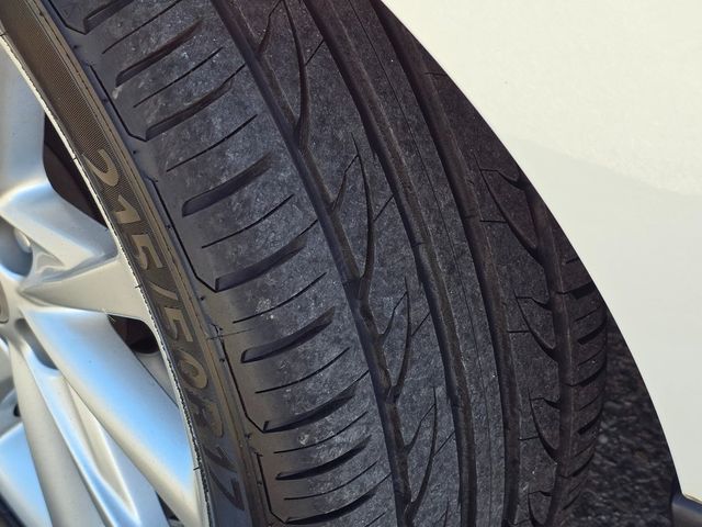 2012 Toyota Prius v  - 22943655 - 13