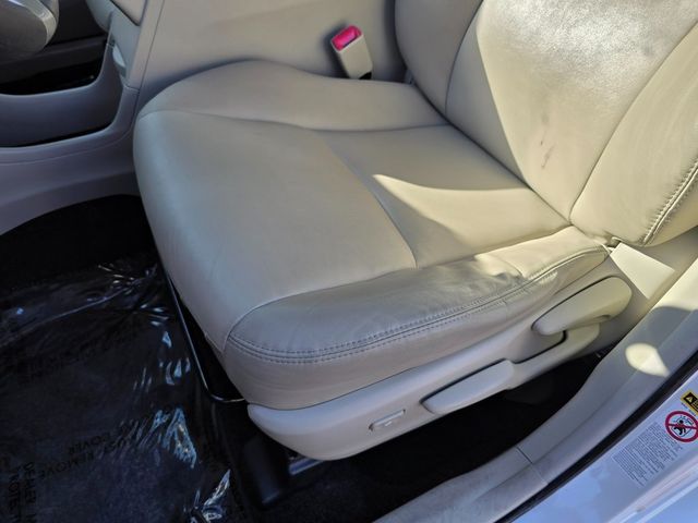 2012 Toyota Prius v  - 22943655 - 16