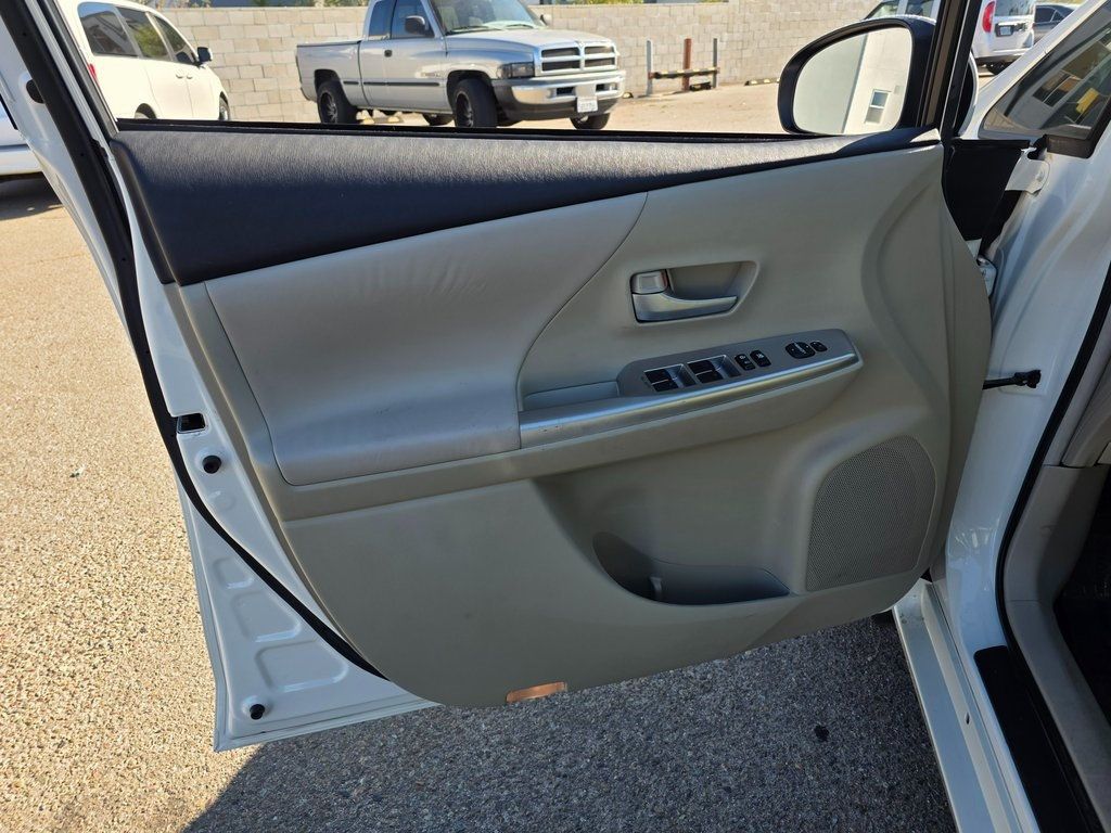 2012 Toyota Prius v  - 22943655 - 21
