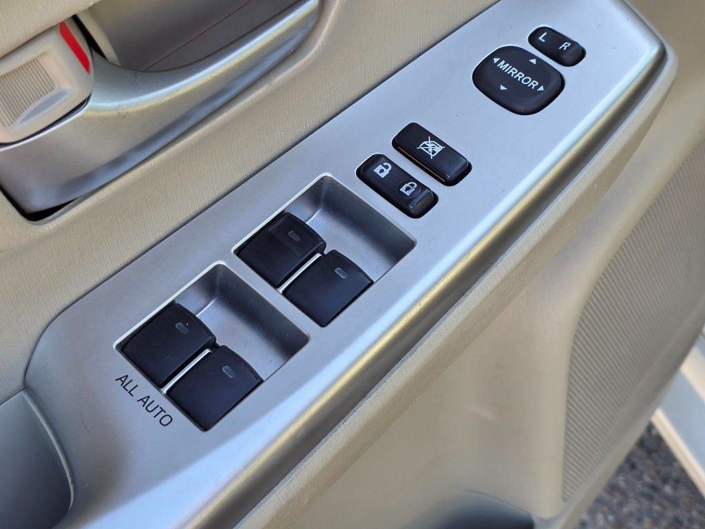 2012 Toyota Prius v  - 22943655 - 22