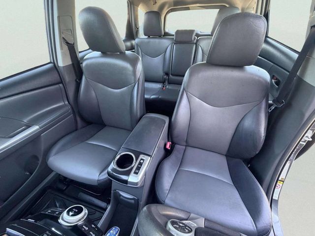 2012 Toyota Prius v 5dr Wagon Five - 23044831 - 18