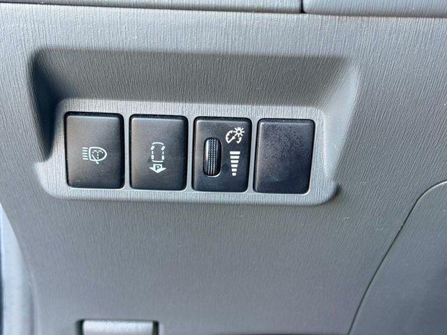 2012 Toyota Prius v 5dr Wagon Five - 23044831 - 38