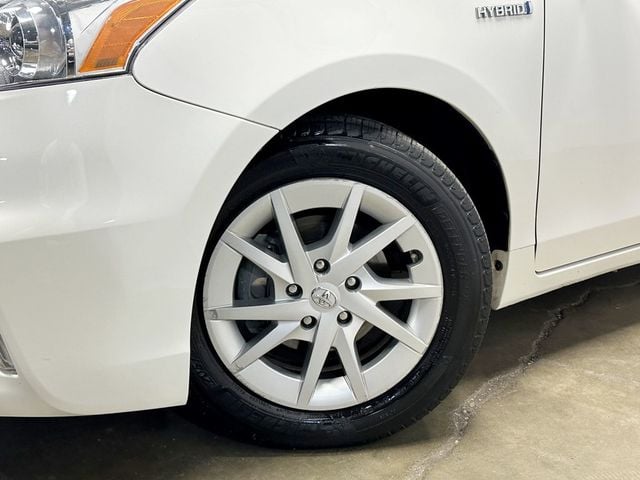 2012 Toyota Prius v 5dr Wagon Three - 23091488 - 12