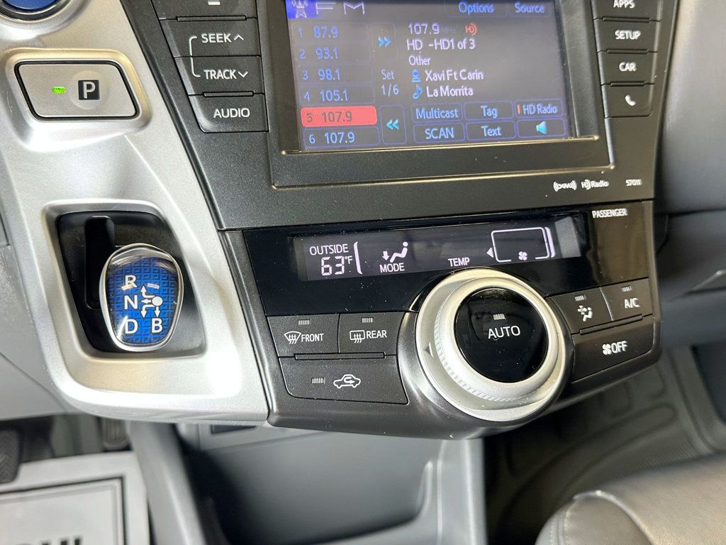 2012 Toyota Prius v 5dr Wagon Three - 23091488 - 26