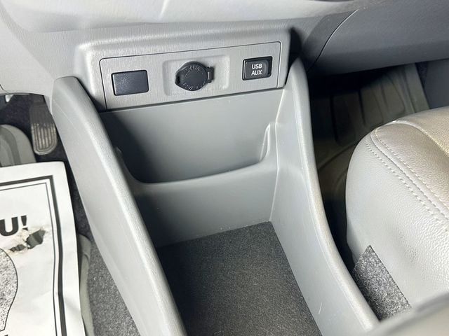 2012 Toyota Prius v 5dr Wagon Three - 23091488 - 27
