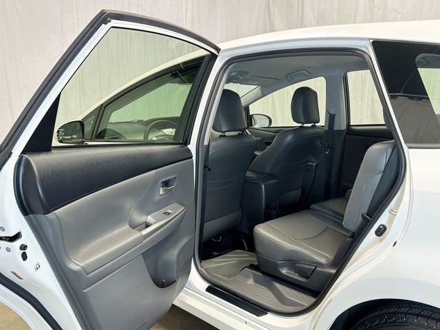 2012 Toyota Prius v 5dr Wagon Three - 23091488 - 30