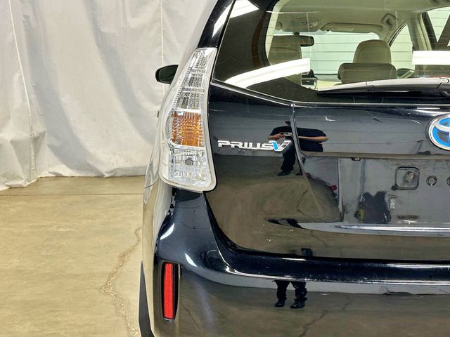 2012 Toyota Prius v 5dr Wagon Two - 23033228 - 10