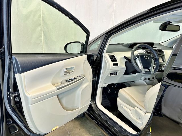 2012 Toyota Prius v 5dr Wagon Two - 23033228 - 12
