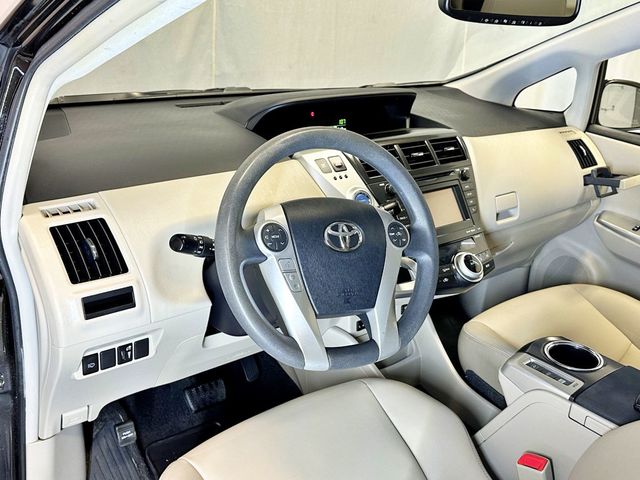 2012 Toyota Prius v 5dr Wagon Two - 23033228 - 16
