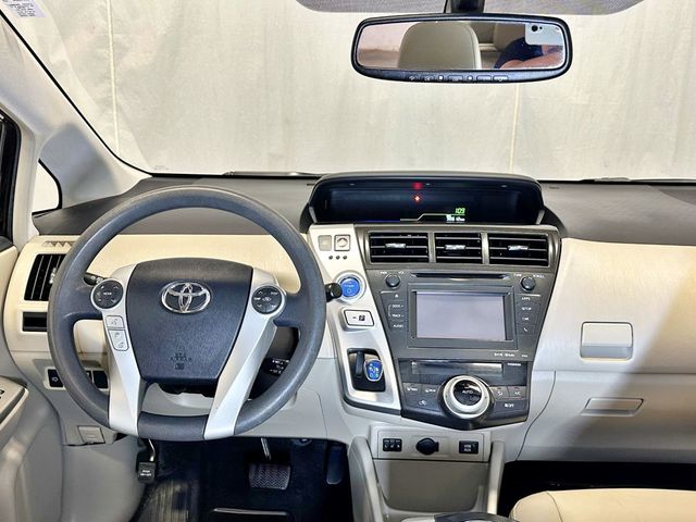 2012 Toyota Prius v 5dr Wagon Two - 23033228 - 25