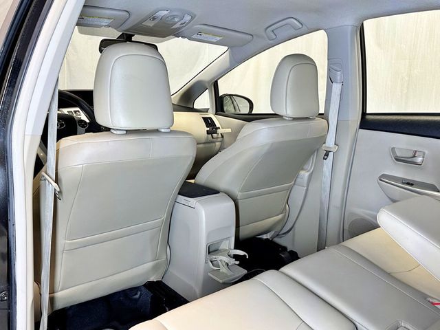 2012 Toyota Prius v 5dr Wagon Two - 23033228 - 28