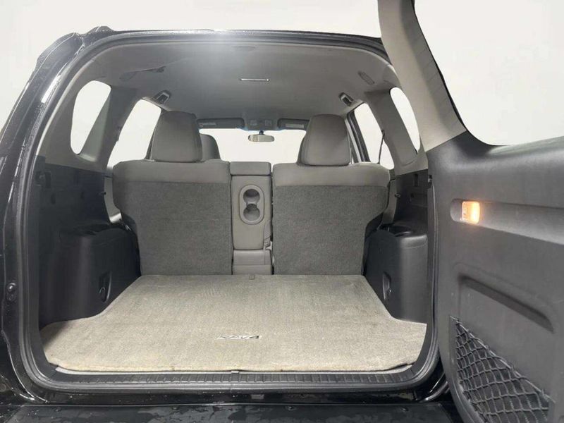 2012 Toyota RAV4 4WD 4dr I4 - 22985765 - 14