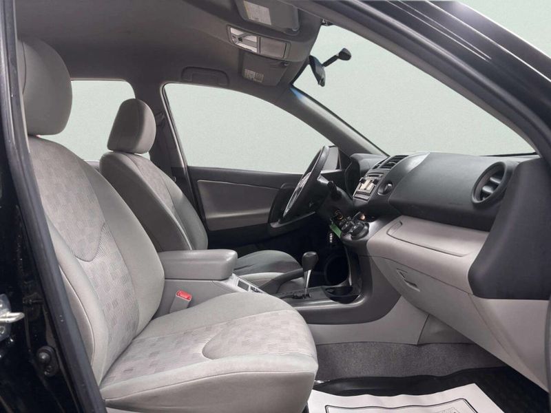 2012 Toyota RAV4 4WD 4dr I4 - 22985765 - 19