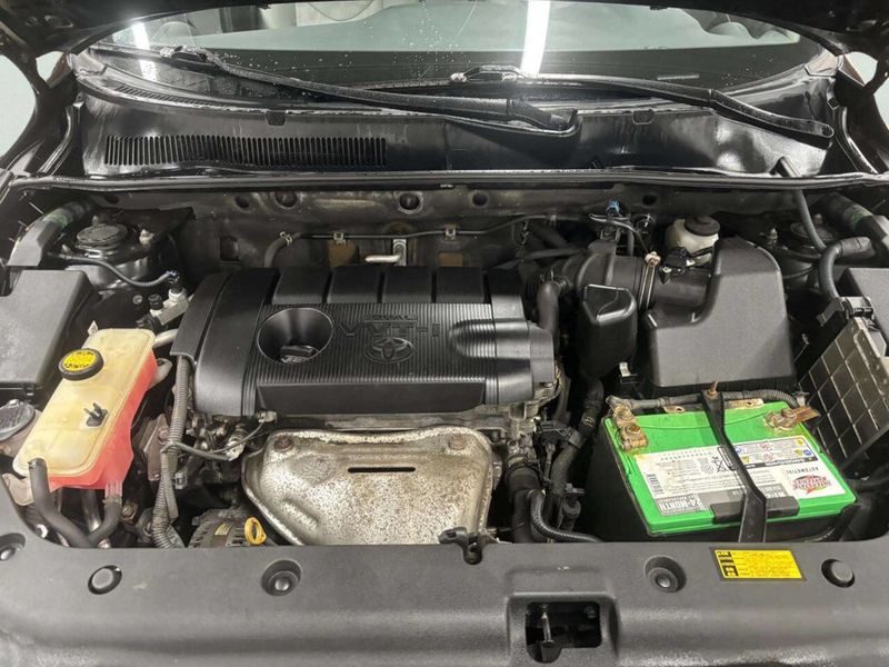 2012 Toyota RAV4 4WD 4dr I4 - 22985765 - 8