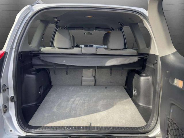 2012 Toyota RAV4 4WD 4dr V6 - 22945279 - 18