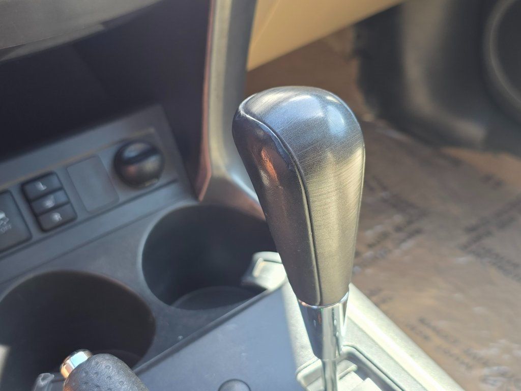 2012 Toyota RAV4 FWD 4dr I4 Limited - 22918492 - 34