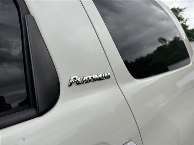 2012 Toyota Sequoia 4WD 5.7L FFV Platinum - 22412359 - 27