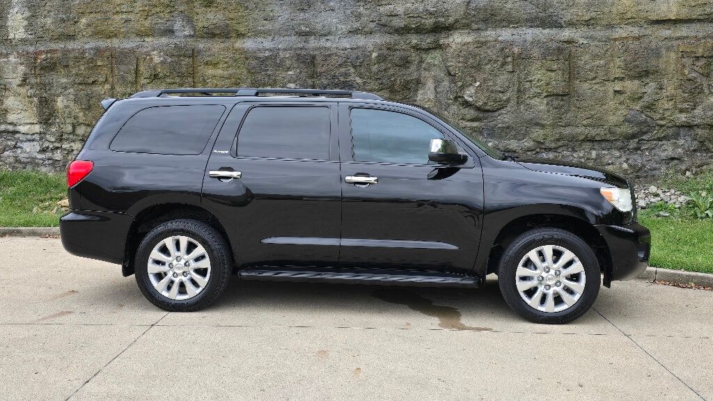 2012 Toyota Sequoia 4WD 5.7L FFV Platinum - 22595798 - 6