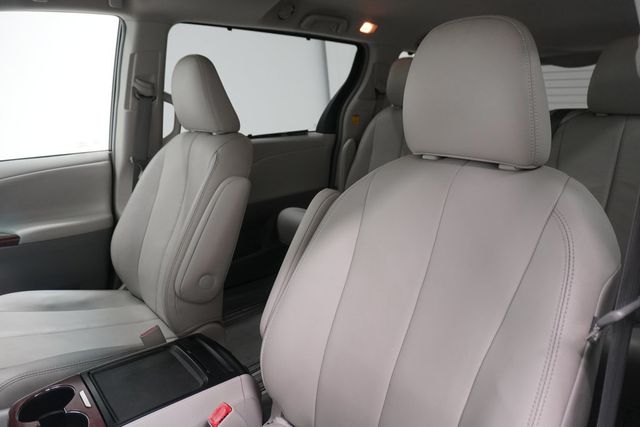2012 Toyota Sienna  - 23024988 - 9