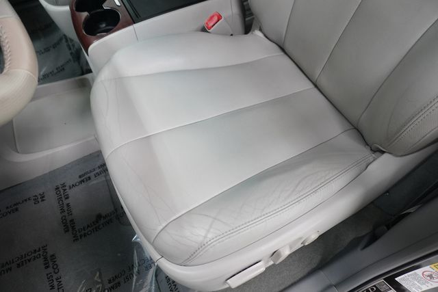 2012 Toyota Sienna  - 23024988 - 10
