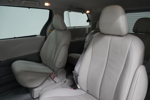 2012 Toyota Sienna  - 23024988 - 11
