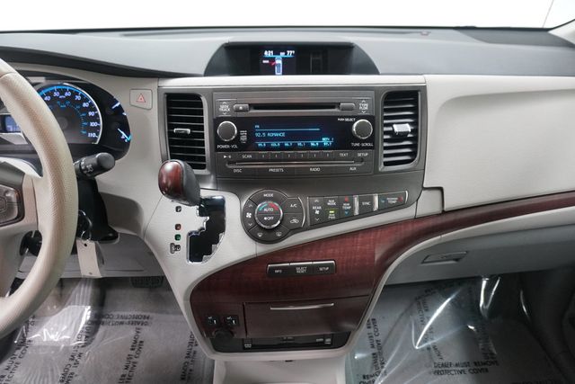 2012 Toyota Sienna  - 23024988 - 21
