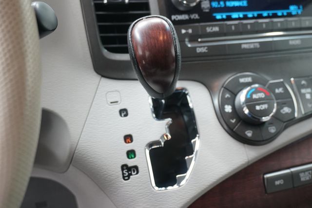 2012 Toyota Sienna  - 23024988 - 22