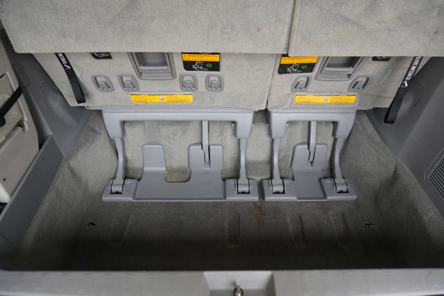 2012 Toyota Sienna  - 23024988 - 29