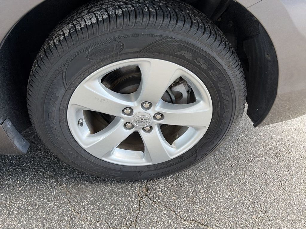 Toyota Sienna 5dr 7-Passenger Van V6 FWD photo 10