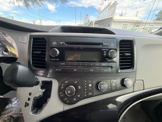 2012 Toyota Sienna 5dr 7-Passenger Van V6 FWD - 23066805 - 16