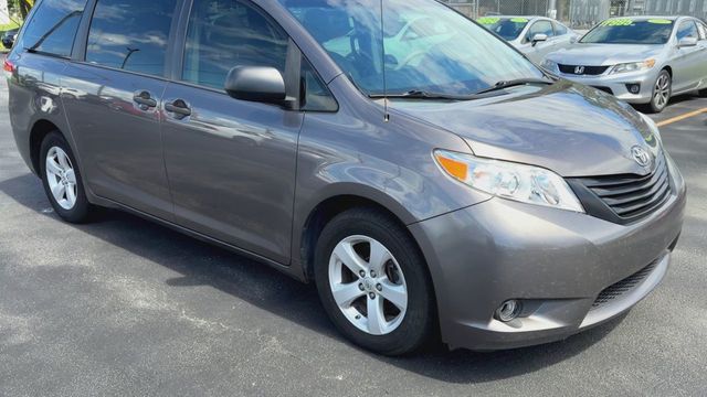 2012 Toyota Sienna 5dr 7-Passenger Van V6 FWD - 23066805 - 1