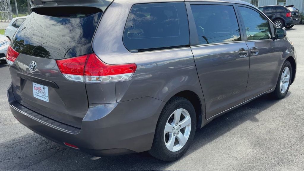 Toyota Sienna 5dr 7-Passenger Van V6 FWD photo 8