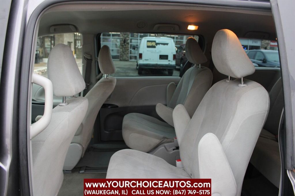 2012 Toyota Sienna 5dr 7-Passenger Van V6 FWD - 22303652 - 10
