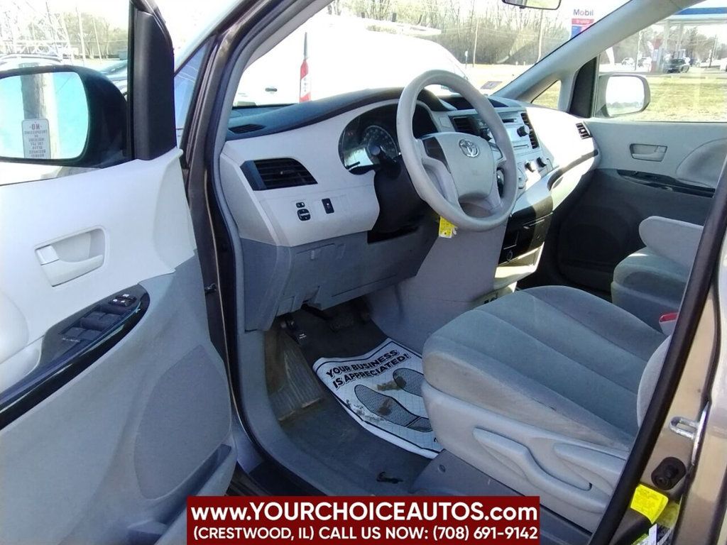 2012 Toyota Sienna 5dr 7-Passenger Van V6 FWD - 22360731 - 10