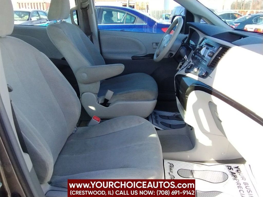 2012 Toyota Sienna 5dr 7-Passenger Van V6 FWD - 22360731 - 18