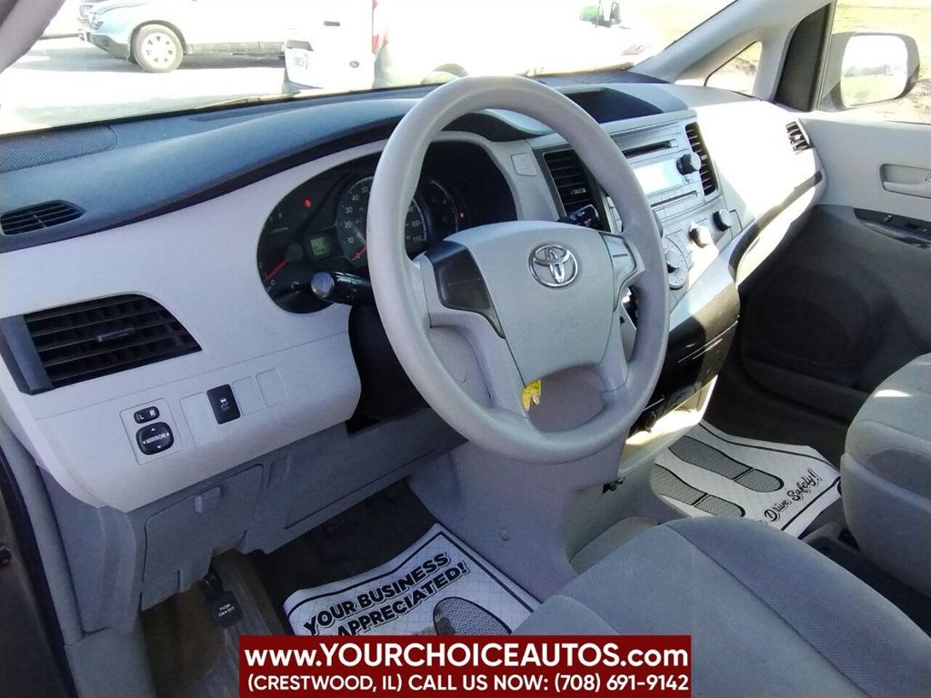 2012 Toyota Sienna 5dr 7-Passenger Van V6 FWD - 22360731 - 29