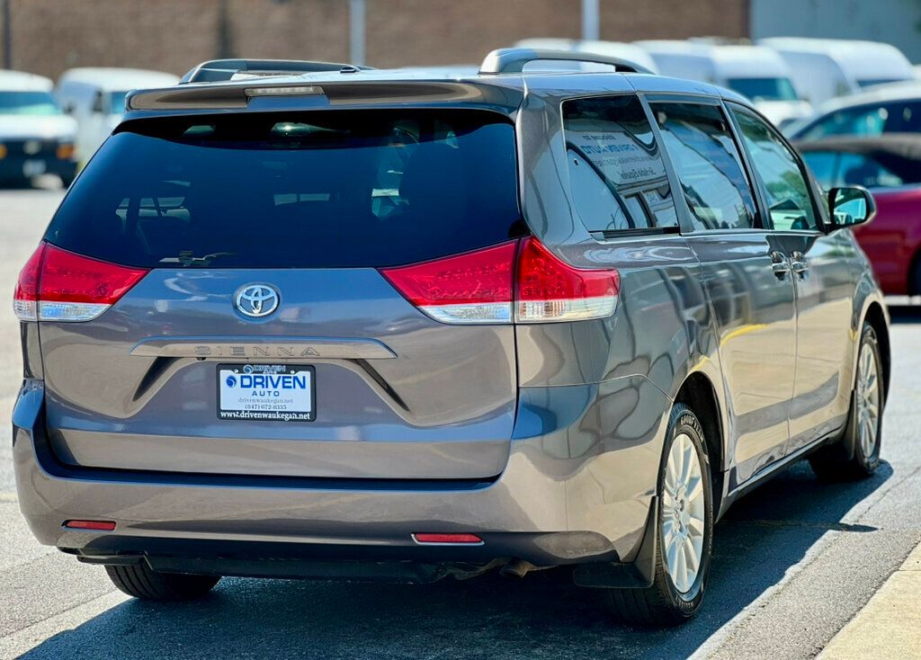 2012 Toyota Sienna 5dr 7-Passenger Van V6 LE AWD - 22880501 - 32