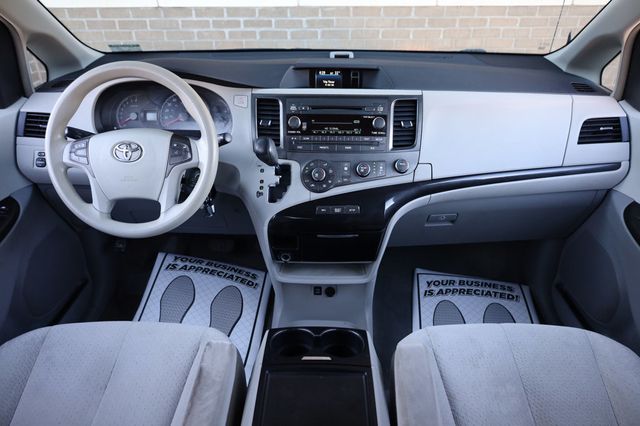 2012 Toyota Sienna 5dr 7-Passenger Van V6 LE AWD - 22971182 - 22