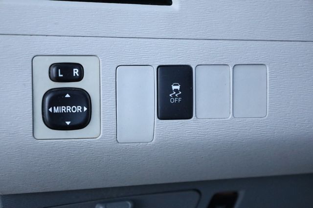 2012 Toyota Sienna 5dr 7-Passenger Van V6 LE AWD - 22971182 - 26