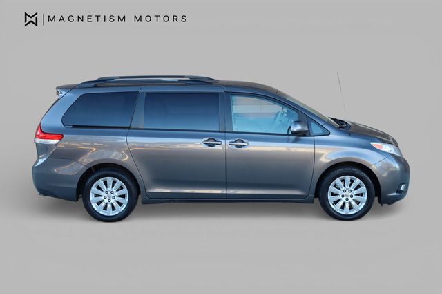 2012 Toyota Sienna 5dr 7-Passenger Van V6 LE AWD - 22971182 - 2