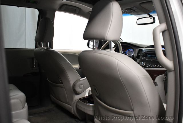 2012 Toyota Sienna 5dr 7-Passenger Van V6 XLE AWD - 22979401 - 16