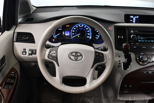 2012 Toyota Sienna 5dr 7-Passenger Van V6 XLE AWD - 22979401 - 27