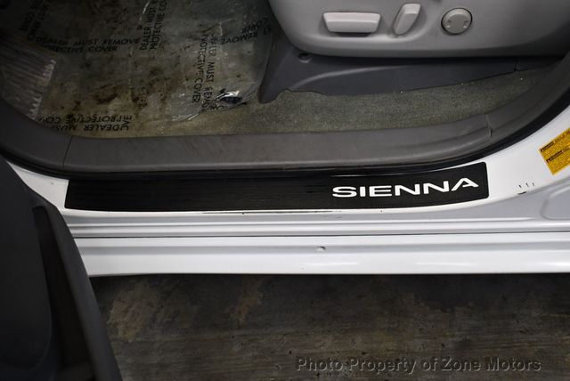 2012 Toyota Sienna 5dr 7-Passenger Van V6 XLE AWD - 22979401 - 8
