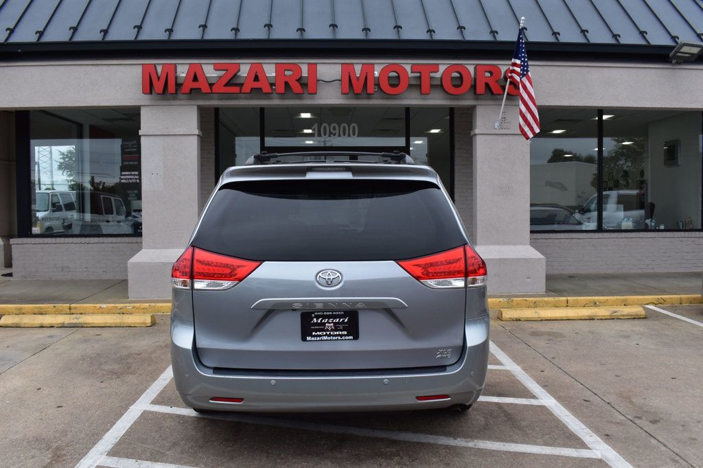 2012 Toyota Sienna 5dr 7-Passenger Van V6 XLE AWD - 23085660 - 9
