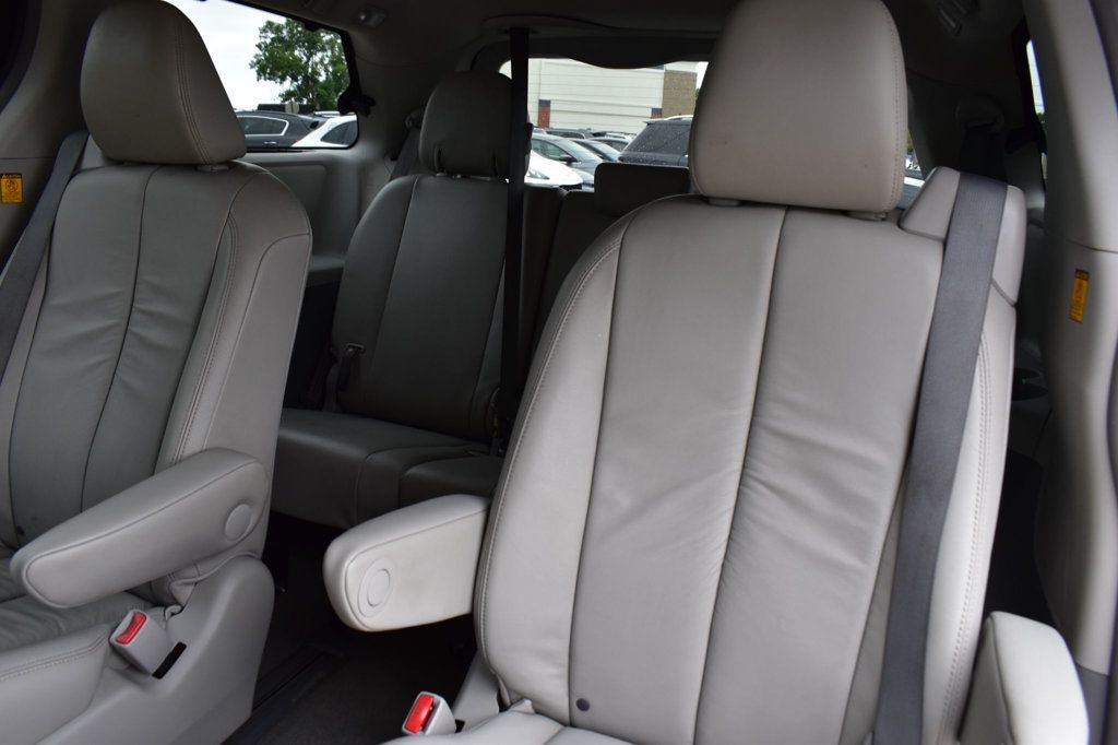 2012 Toyota Sienna 5dr 7-Passenger Van V6 XLE AWD - 23085660 - 20