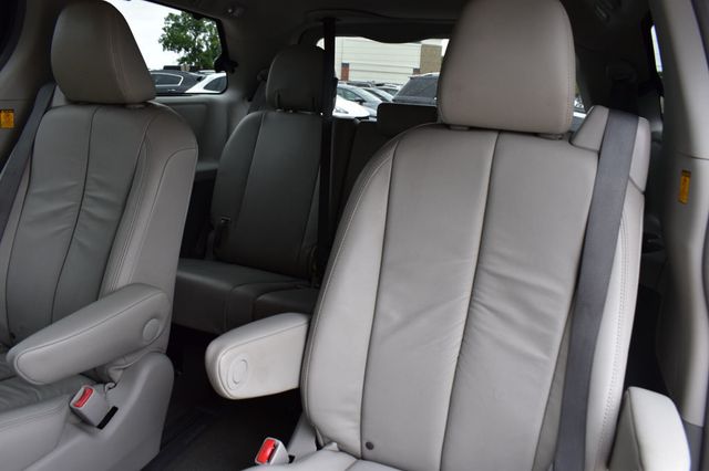 2012 Toyota Sienna 5dr 7-Passenger Van V6 XLE AWD - 23085660 - 20