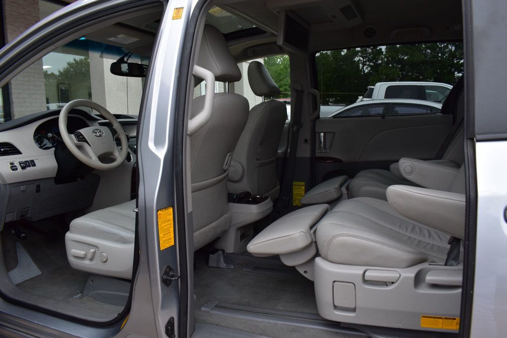 2012 Toyota Sienna 5dr 7-Passenger Van V6 XLE AWD - 23085660 - 21