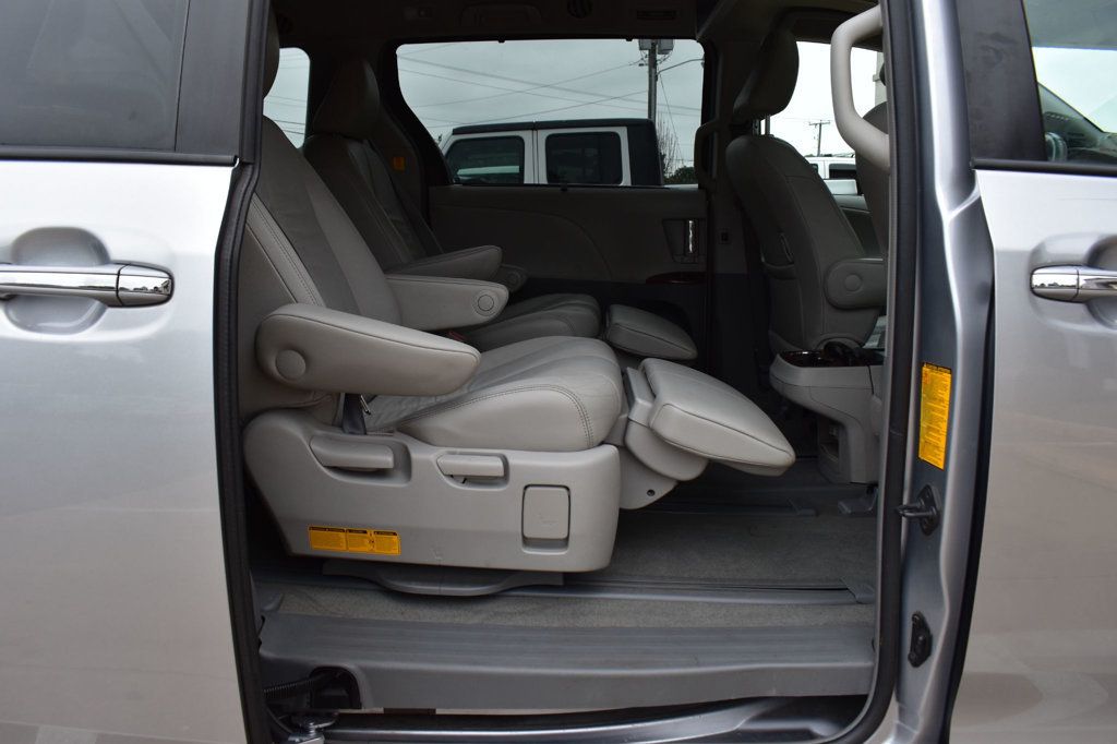 2012 Toyota Sienna 5dr 7-Passenger Van V6 XLE AWD - 23085660 - 23