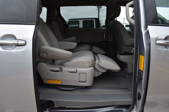 2012 Toyota Sienna 5dr 7-Passenger Van V6 XLE AWD - 23085660 - 23